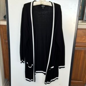 Torrid Black and White Open Front Cardigan Size 2 (18/20)